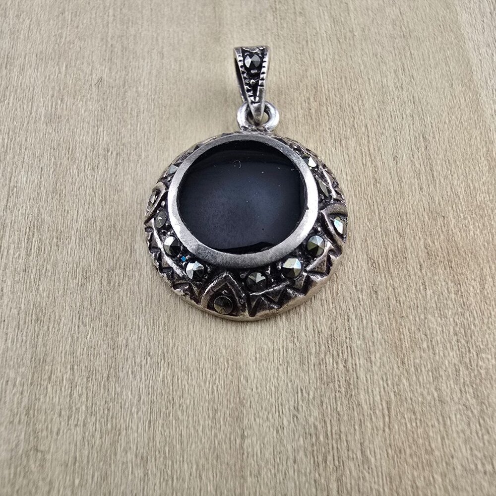 Vintage Style 925 Sterling Silver Pendant With Black Onyx & Marcasite Gemstones - Picture 1 of 6